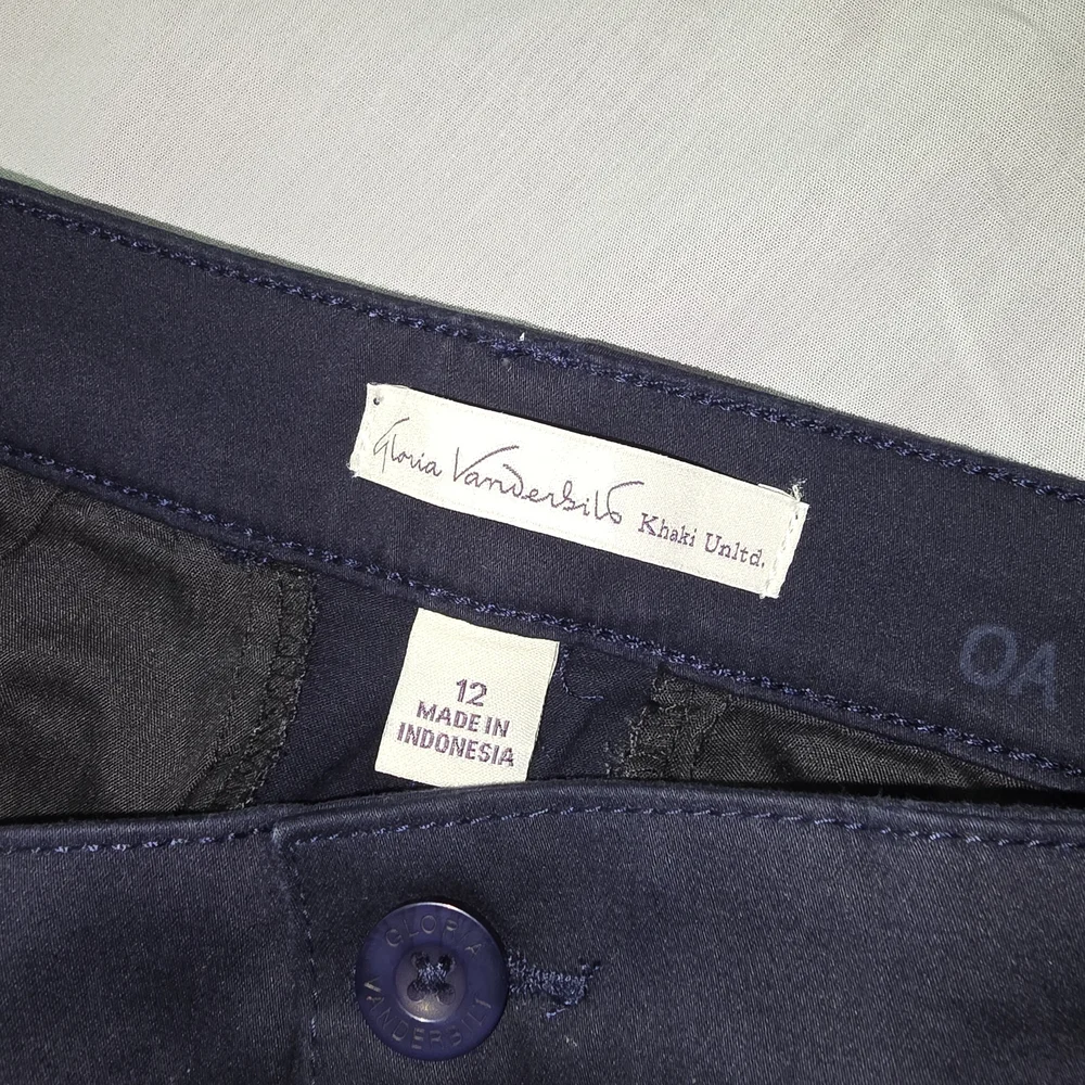 NWT - GLORIA VANDERBILT -  Khaki Unltd Anita Straight - Womans Casual Pants - Picture 4 of 7